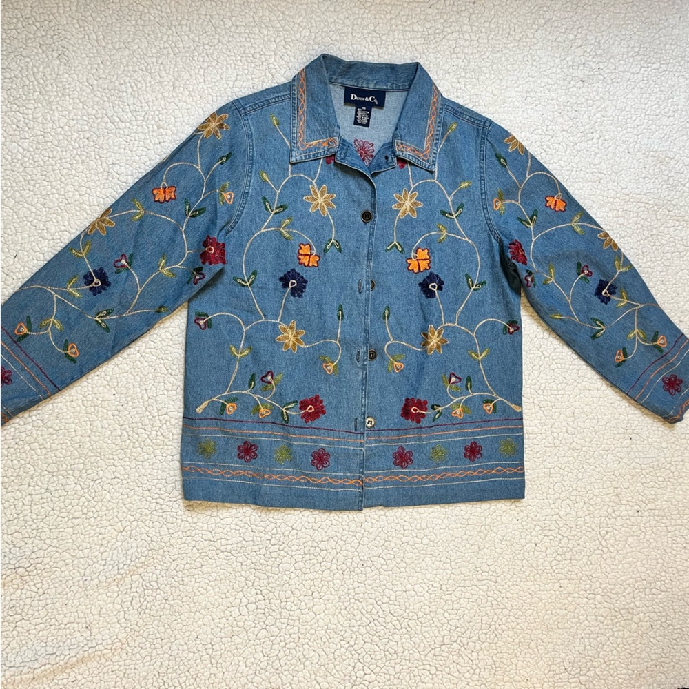 XS Denim & Co embroidered denim jacket. 100% cotton.